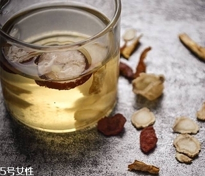 黑眼圈怎么才能消除 只用眼霜真的救不了黑眼圈 黑眼圈怎么才能消除 只用眼霜真的救不了黑眼圈