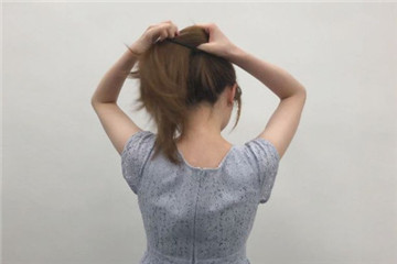 怎么綁馬尾緊實(shí)不松散 怎么綁馬尾緊實(shí)不松散