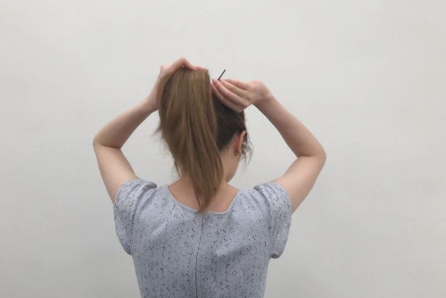 怎么綁馬尾緊實(shí)不松散 怎么綁馬尾緊實(shí)不松散