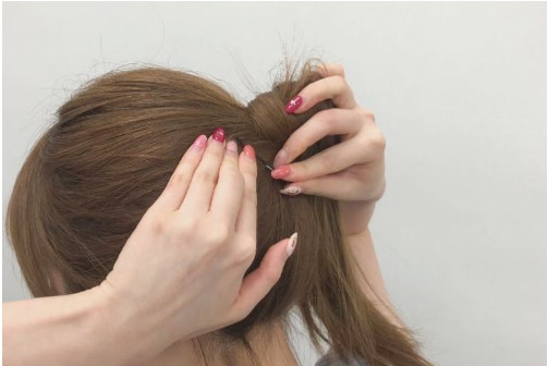 怎么綁馬尾緊實(shí)不松散 怎么綁馬尾緊實(shí)不松散