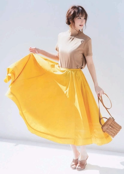 土色衣服怎么搭配 佐佐木希的咖啡色系時尚 土色衣服怎么搭配 佐佐木希的咖啡色系時尚