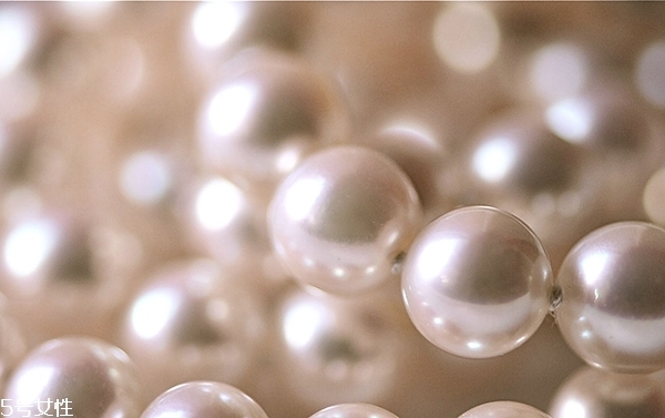 珍珠適合什么人戴 誰說珍珠首飾是媽媽級的飾品 珍珠適合什么人戴 誰說珍珠首飾是媽媽級的飾品
