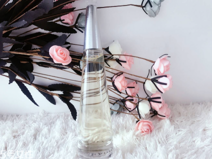 水生調(diào)香水哪個(gè)牌子好 打造清爽干凈氣質(zhì) 水生調(diào)香水哪個(gè)牌子好 打造清爽干凈氣質(zhì)