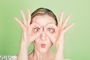 黑眼圈怎么才能消除 只用眼霜真的救不了黑眼圈 黑眼圈怎么才能消除 只用眼霜真的救不了黑眼圈
