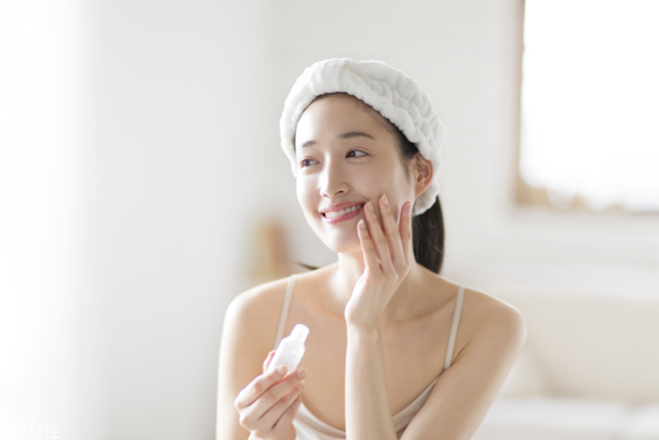 干皮怎么修復(fù)曬傷 只要3步把曬后肌膚救回來 干皮怎么修復(fù)曬傷 只要3步把曬后肌膚救回來