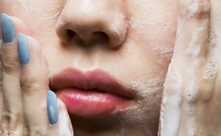 干皮怎么修復(fù)曬傷 只要3步把曬后肌膚救回來 干皮怎么修復(fù)曬傷 只要3步把曬后肌膚救回來