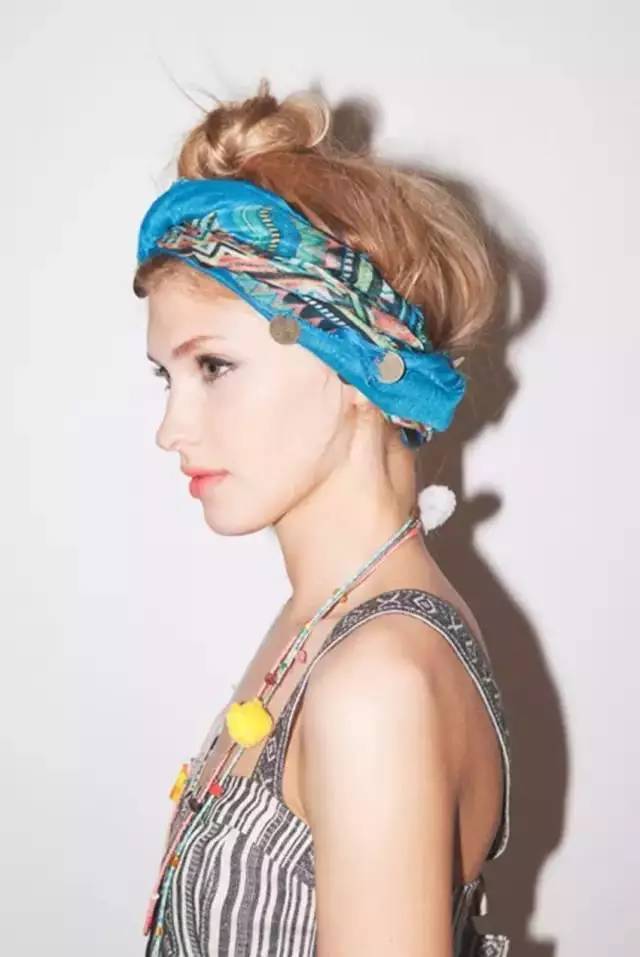 如何用絲巾綁頭發(fā) 個性派絲巾綁發(fā)造型 如何用絲巾綁頭發(fā) 個性派絲巾綁發(fā)造型