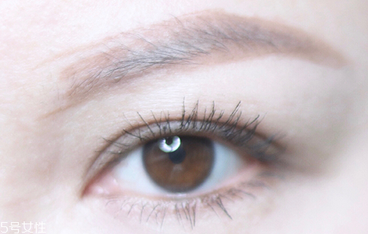 眼線液怎么畫眉毛 深棕和灰色打造自然眉型 眼線液怎么畫眉毛 深棕和灰色打造自然眉型