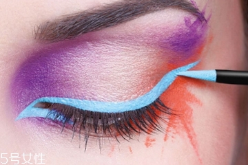 眼線液顏色和妝容怎么搭配 不同妝感不同趣味 眼線液顏色和妝容怎么搭配 不同妝感不同趣味