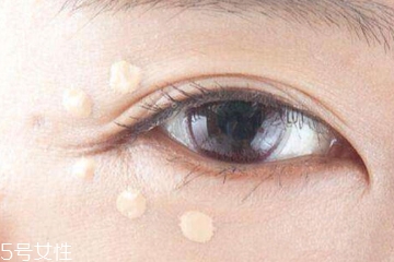 補水保濕用什么眼霜好 深層對抗干癟缺水