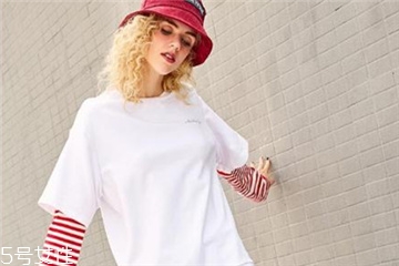 假兩件t恤怎么搭配 穿出層次美 假兩件t恤怎么搭配 穿出層次美