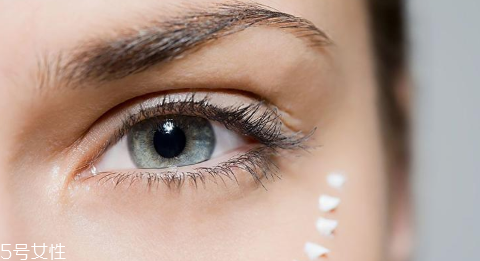 補(bǔ)水保濕用什么眼霜好 深層對(duì)抗干癟缺水 補(bǔ)水保濕用什么眼霜好 深層對(duì)抗干癟缺水