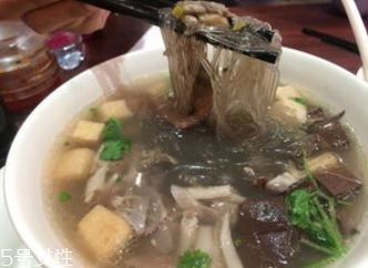 鴨血粉絲湯的配料搭配有哪些 鴨血粉絲湯的配料搭配有哪些