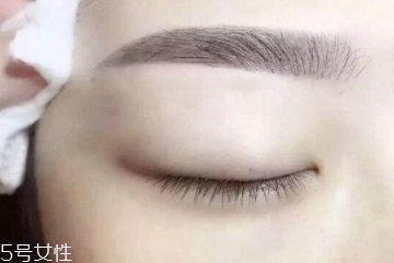 美瞳線一直流淚正常嗎 眼睛敏感的原因 美瞳線一直流淚正常嗎 眼睛敏感的原因