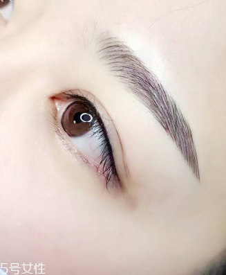 美瞳線一直流淚正常嗎 眼睛敏感的原因 美瞳線一直流淚正常嗎 眼睛敏感的原因