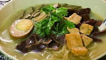 鴨血粉絲湯的營養(yǎng)成分有很多種 鴨血粉絲湯的營養(yǎng)成分有很多種