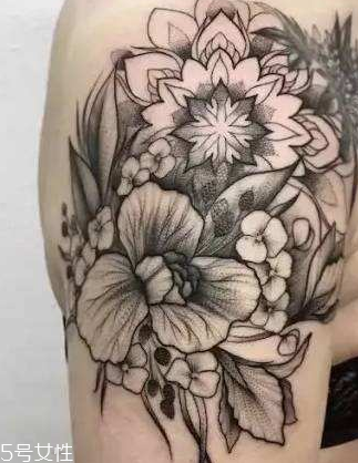 紋身會因?yàn)榕质葑兓瘑?這個是肯定的 紋身會因?yàn)榕质葑兓瘑?這個是肯定的