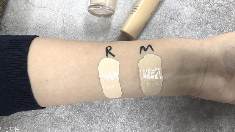 露華濃粉底液和mistine哪個好 2款平價好貨pk 露華濃粉底液和mistine哪個好 2款平價好貨pk