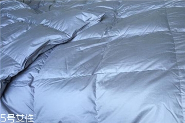 羽絨被怎么充絨 機(jī)械手工都可以 羽絨被怎么充絨 機(jī)械手工都可以