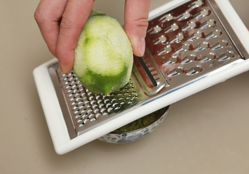 榨檸檬汁的制度方法 3招不用榨汁機(jī) 榨檸檬汁的制度方法 3招不用榨汁機(jī)