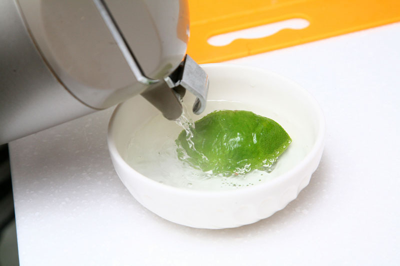 榨檸檬汁的制度方法 3招不用榨汁機(jī) 榨檸檬汁的制度方法 3招不用榨汁機(jī)