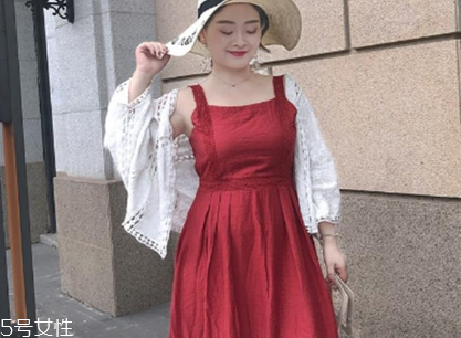 胯骨寬穿什么長(zhǎng)裙 試試這三種類(lèi)型吧