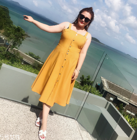 胯骨寬穿什么長(zhǎng)裙 試試這三種類(lèi)型吧