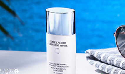 雅詩(shī)蘭黛晶透沁白防曬霜怎么樣 雅詩(shī)蘭黛晶透沁白防曬 雅詩(shī)蘭黛晶透沁白防曬霜怎么樣 雅詩(shī)蘭黛晶透沁白防曬