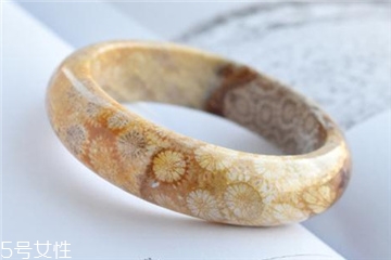 珊瑚玉手鐲價(jià)格 由具體品質(zhì)決定 珊瑚玉手鐲價(jià)格 由具體品質(zhì)決定