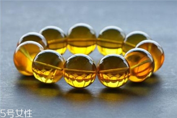 琥珀手鏈一般多少錢(qián) 幾百元就能買到