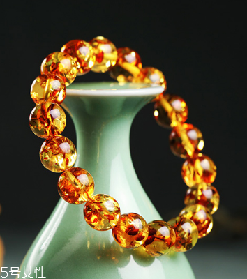 琥珀手鏈真假鑒定 這幾招要學會