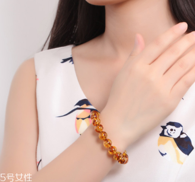 琥珀手鏈真假鑒定 這幾招要學會