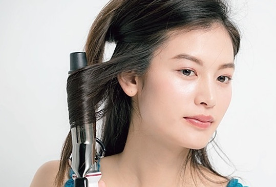 頭發(fā)塌下來怎么蓬松 5招讓發(fā)型空氣感 頭發(fā)塌下來怎么蓬松 5招讓發(fā)型空氣感