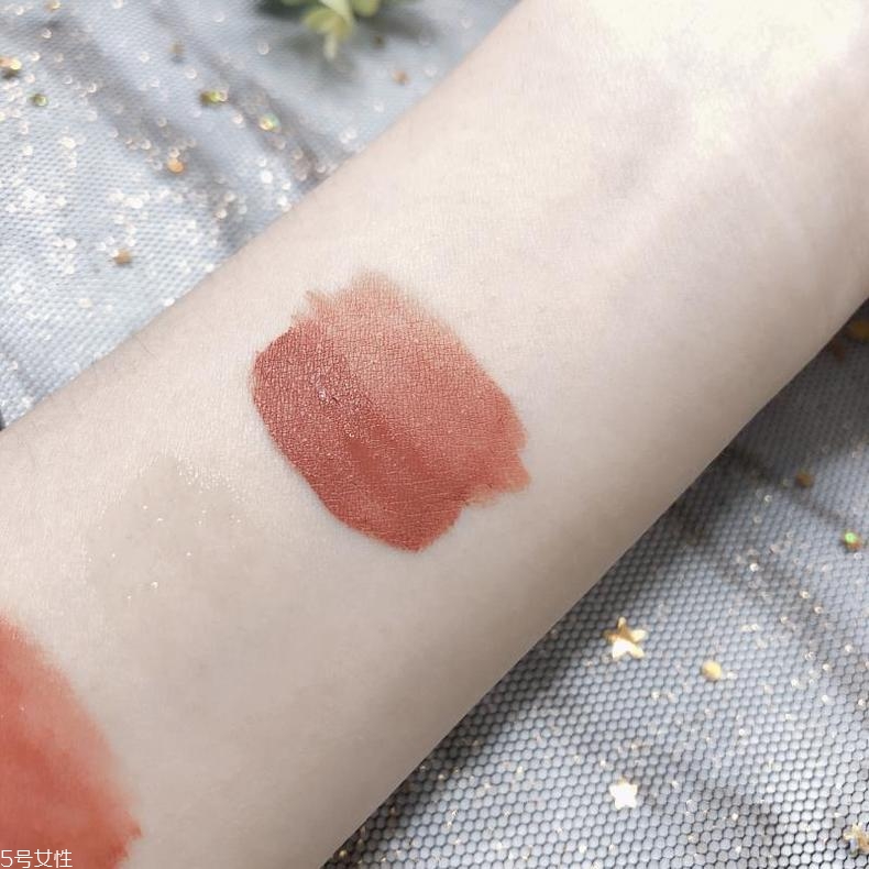 kiko雙頭唇釉怎么涂好看 讓紅唇美成一個(gè)吻 kiko雙頭唇釉怎么涂好看 讓紅唇美成一個(gè)吻