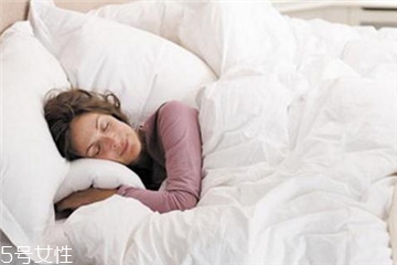 羽絨被充絨量多少合適 看不同季節(jié) 羽絨被充絨量多少合適 看不同季節(jié)