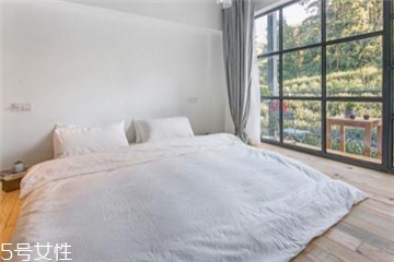 蓋羽絨被上火嗎 不會(huì)出現(xiàn)這種情況 蓋羽絨被上火嗎 不會(huì)出現(xiàn)這種情況