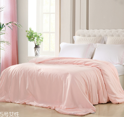 蠶絲被能放樟腦丸嗎 會有不良影響 蠶絲被能放樟腦丸嗎 會有不良影響