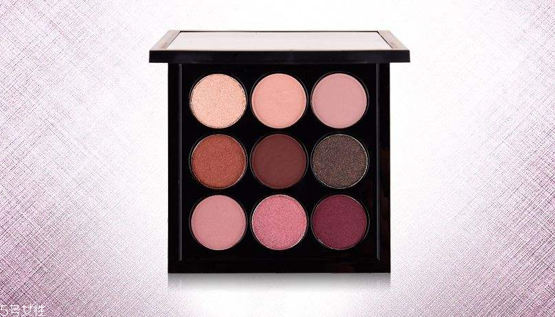 液體眼影和眼影粉哪個(gè)好 干濕眼影大pk 液體眼影和眼影粉哪個(gè)好 干濕眼影大pk