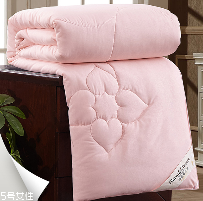 蠶絲被要套被套嗎 衛(wèi)生問題很重要 蠶絲被要套被套嗎 衛(wèi)生問題很重要