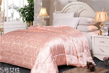 蠶絲被怎么鑒別 5招教你輕松鑒別 蠶絲被怎么鑒別 5招教你輕松鑒別