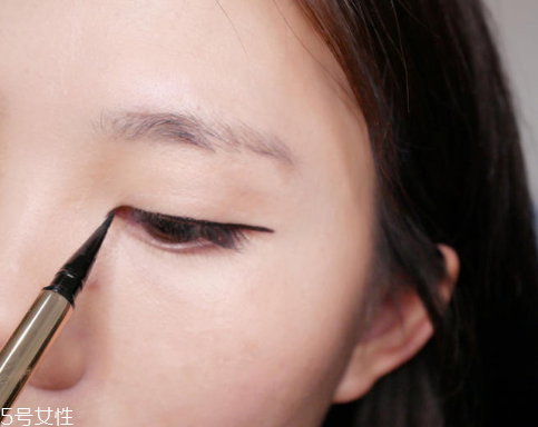 火烈鳥細(xì)金筆怎么樣 輕松勾勒美瞳線 火烈鳥細(xì)金筆怎么樣 輕松勾勒美瞳線