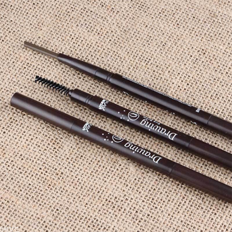 眉粉和眉筆有什么區(qū)別 新手適合用眉粉還是眉筆 眉粉和眉筆有什么區(qū)別 新手適合用眉粉還是眉筆