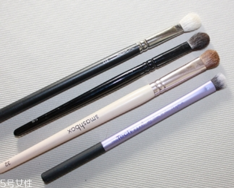 眼影刷動物毛和人造毛哪個(gè)好 都有各自的優(yōu)點(diǎn) 眼影刷動物毛和人造毛哪個(gè)好 都有各自的優(yōu)點(diǎn)