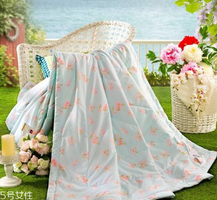 夏涼被可以水洗嗎 不要經(jīng)常碰水 夏涼被可以水洗嗎 不要經(jīng)常碰水