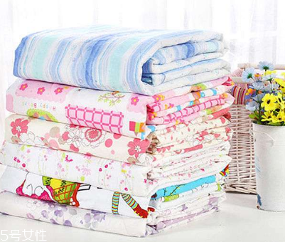 夏涼被怎么洗 清洗方法要掌握 夏涼被怎么洗 清洗方法要掌握