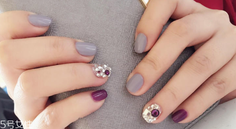 手黑黃用什么指甲油好看 這些指甲油自帶濾鏡 手黑黃用什么指甲油好看 這些指甲油自帶濾鏡