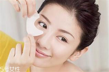 什么年齡開始用眼霜 越早用越好 什么年齡開始用眼霜 越早用越好