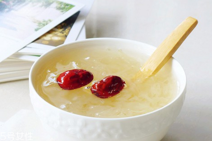 隔夜銀耳湯能喝嗎 常喝銀耳湯越夜越美麗 隔夜銀耳湯能喝嗎 常喝銀耳湯越夜越美麗