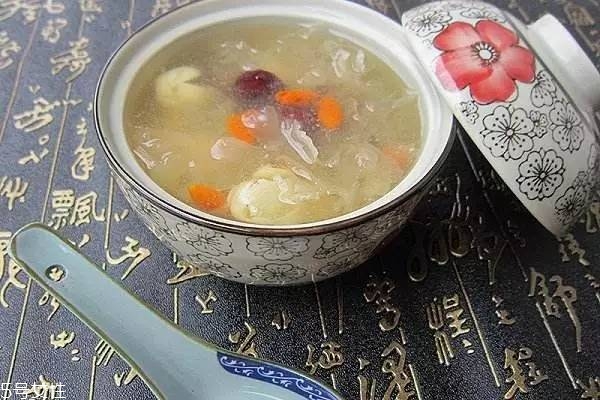 隔夜銀耳湯能喝嗎 常喝銀耳湯越夜越美麗 隔夜銀耳湯能喝嗎 常喝銀耳湯越夜越美麗