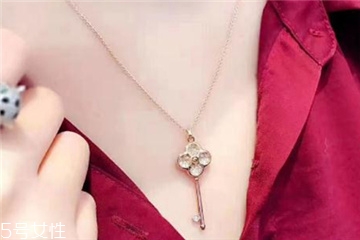 施華洛世奇鑰匙項(xiàng)鏈多少錢(qián) 開(kāi)啟你的心扉